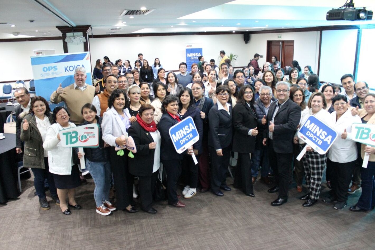 Personal de salud en capacitación para una mejor respuesta frente a la tuberculosis