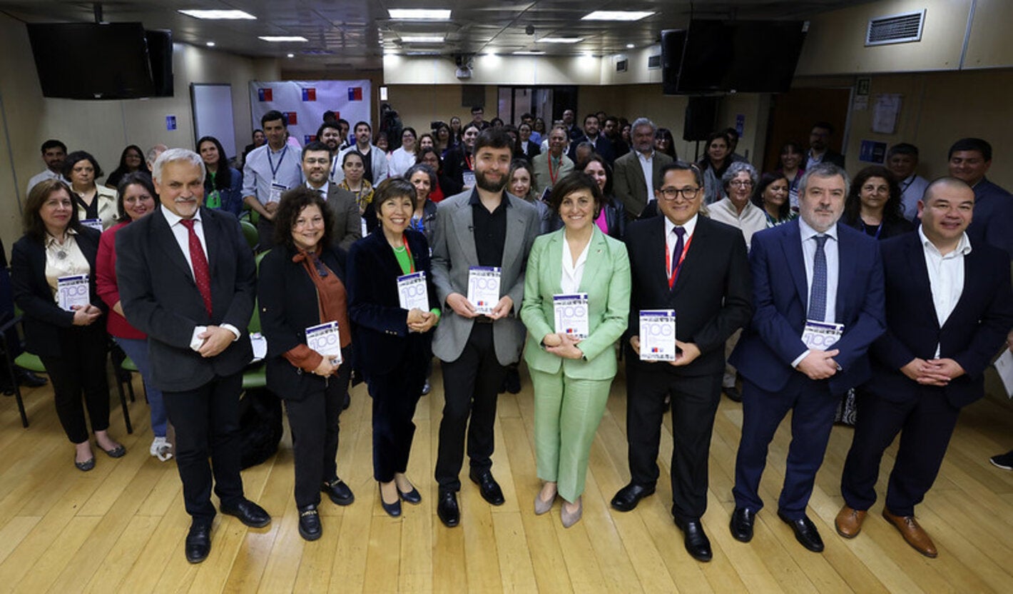 el Ministerio de Salud de Chile presentó el libro “Cien años del Ministerio de Salud de Chile 1924-2024”