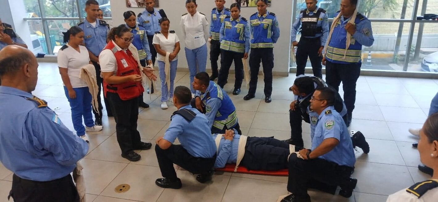 práctica de primeros auxilios comunitarios