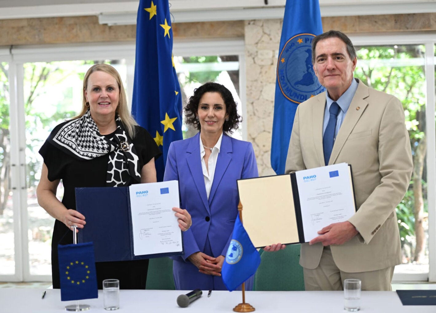 Jarbas Barbosa, Director de la OPS, Florika Fink-Hooijer, Directora General de HERA, y la Comisionada Europea de Igualdad, Preparación y Gestión de Crisis, Hadja Lahbib, supervisora de HERA dentro de la Comisión Europea