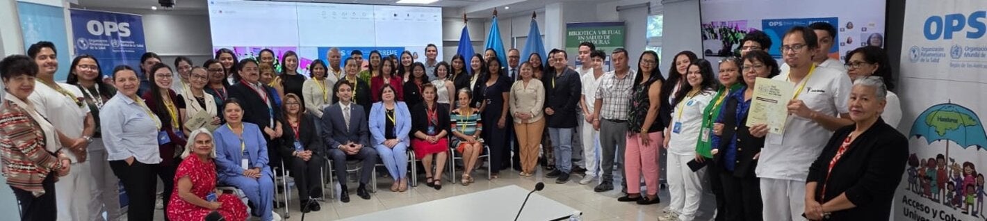 Asistentes a la celebración del 25 aniversario BVS Honduras