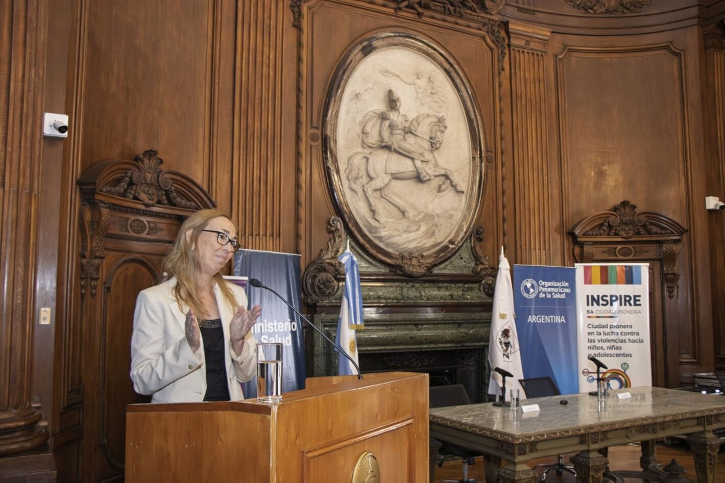 Foto de la representante de OPS Argentina en la apertura del congreso
