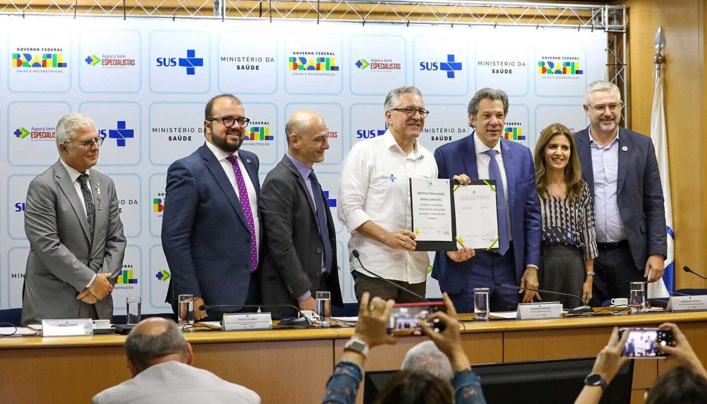 Assinatura do acordo ministerial