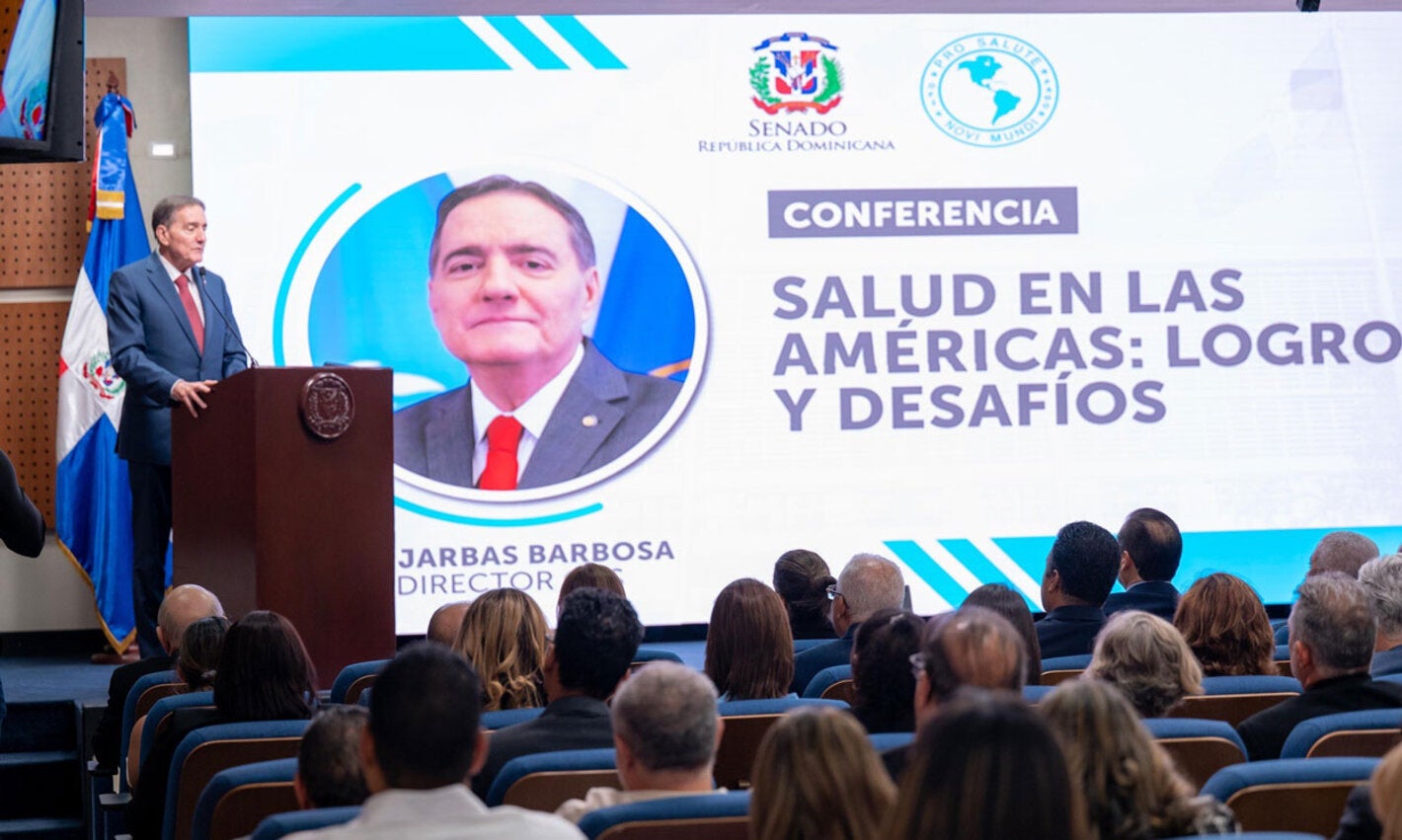 Dr. Barbosa presented an overview of health progress and challenges in the Americas to legislators, national authorities, and public health experts during a keynote address at the Dominican Senate on the state of health in the region.