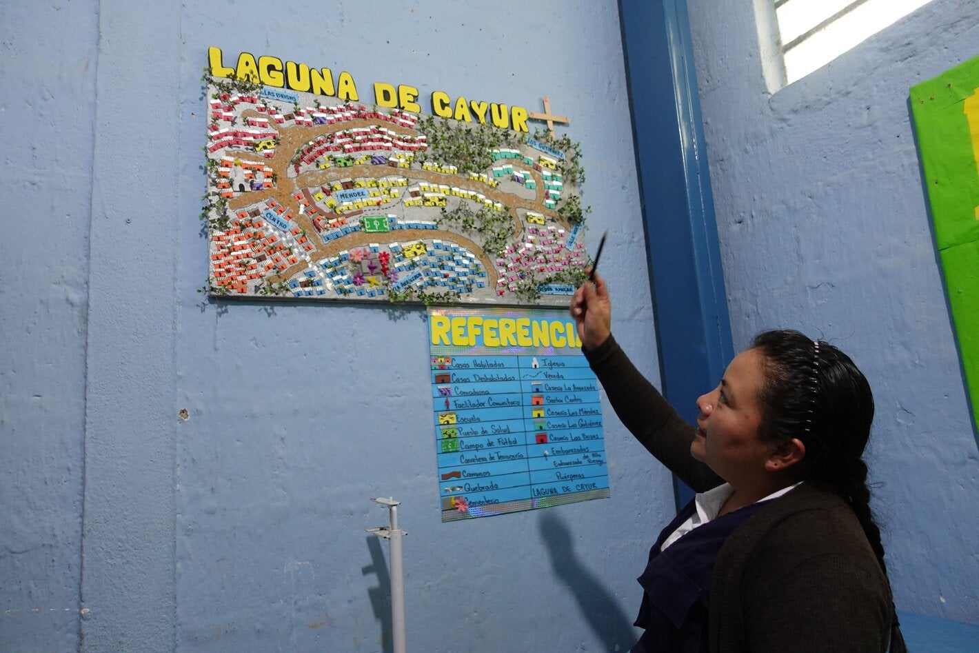 Una enfermera explica el croquis de su territorio