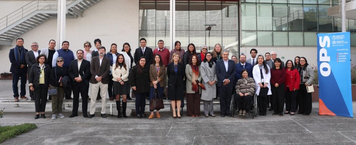 Foto grupal de las y los integrantes de los Centros Colaboradores de la OPS/OMS en México