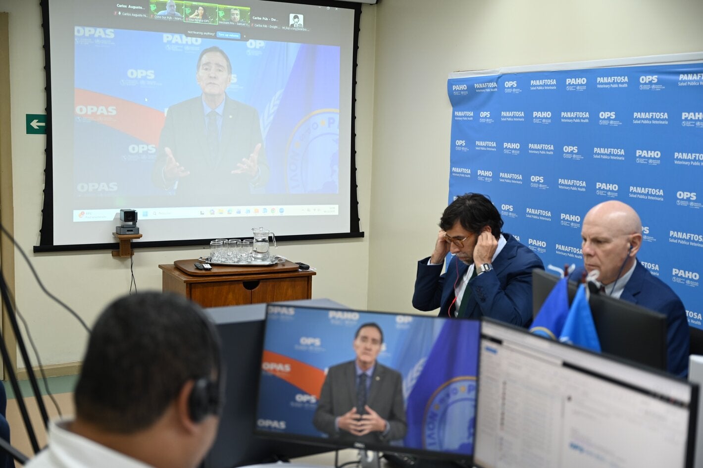 Participantes de la 4 reunión extraordinaria del COHEFA