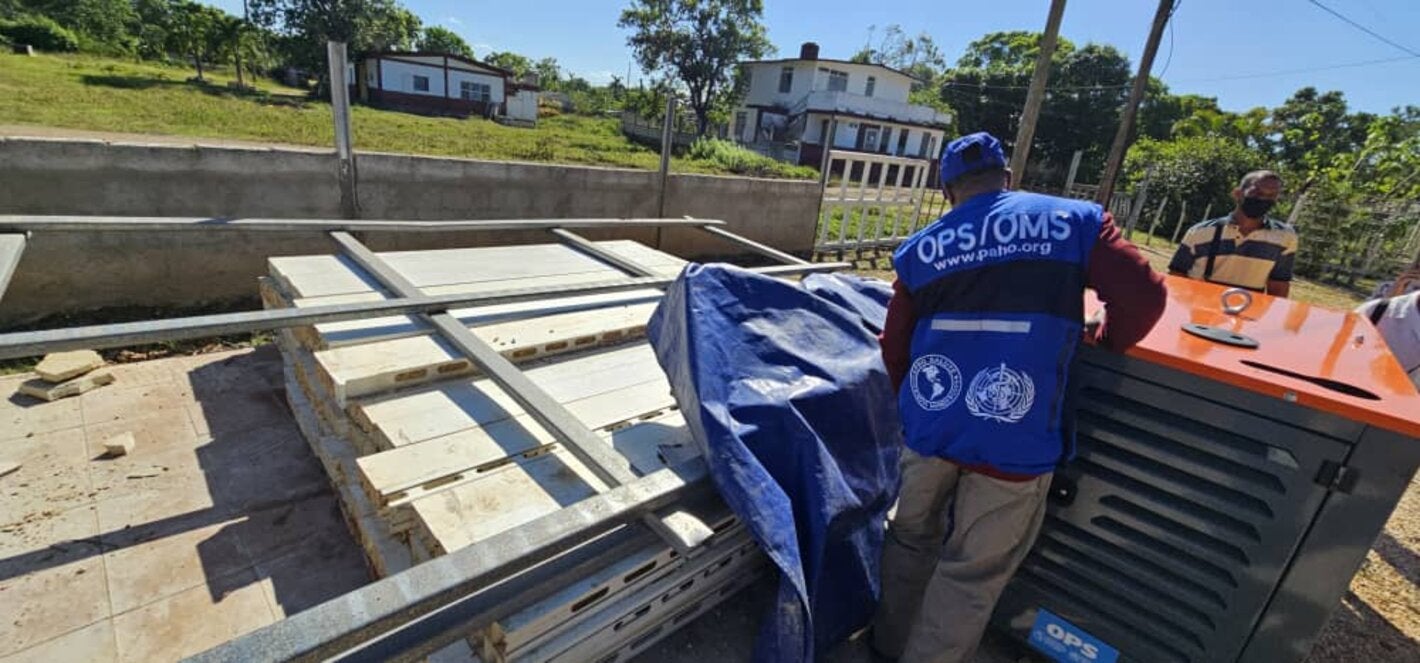 OPS entrega suministros en instituciones de salud para apoyar respuesta a huracán Melissa