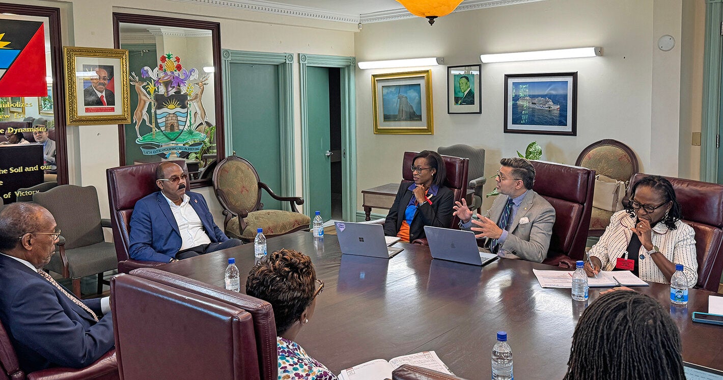 PAHO team meeting with Prime Minister of Antigua and Barbuda