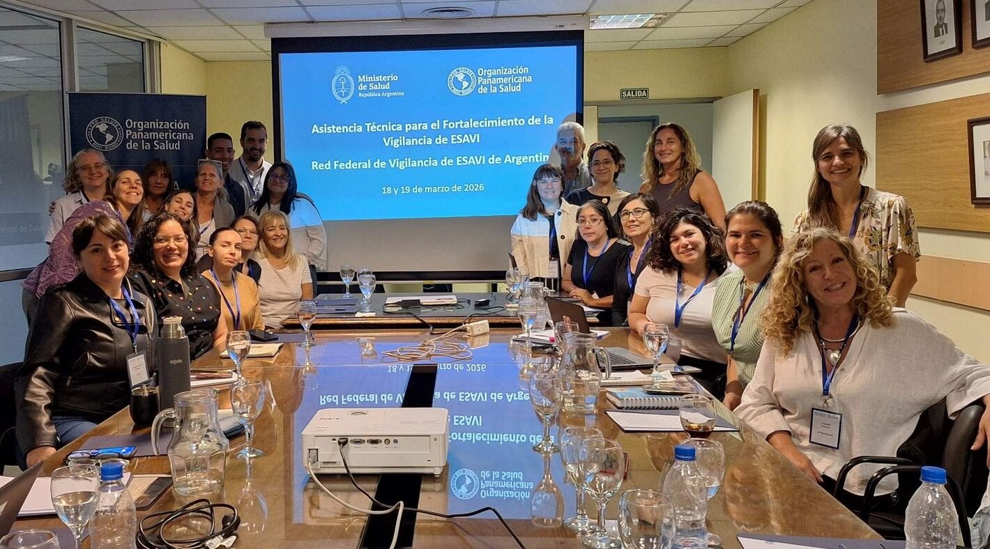 Foto de los participantes de la reunión