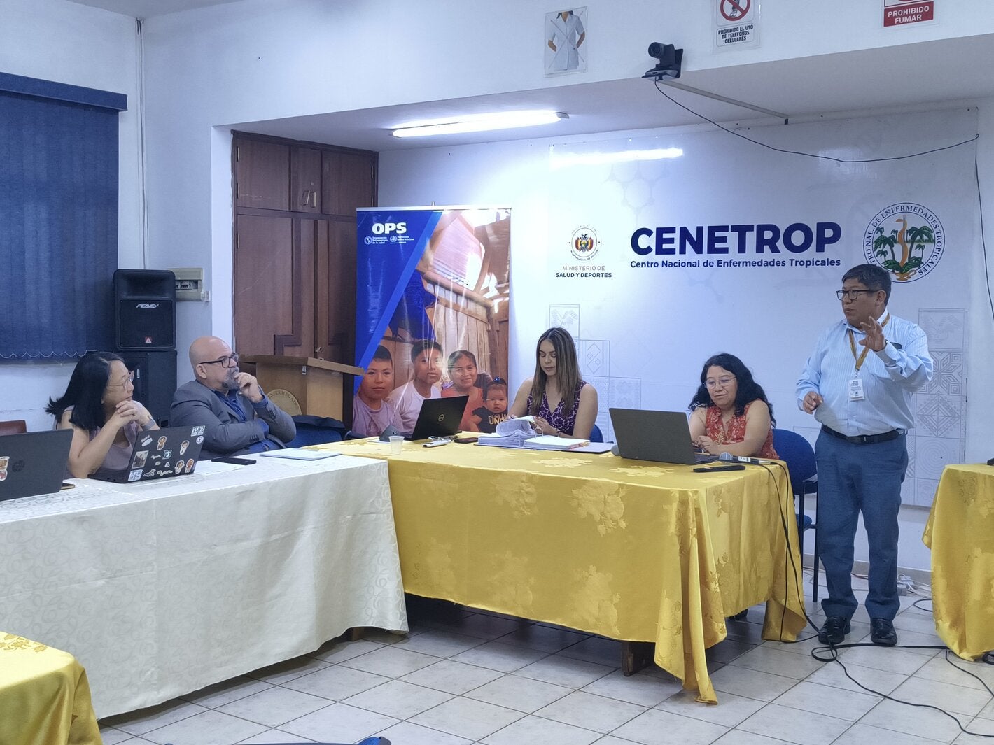 reunión sobre envenenamientos de animales venenosos en Bolivia