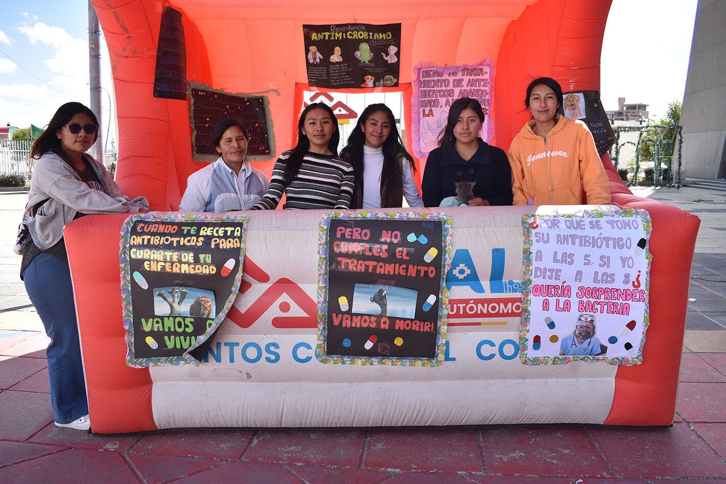 Estudiantes universitarios impulsan la concientización sobre la resistencia antimicrobiana