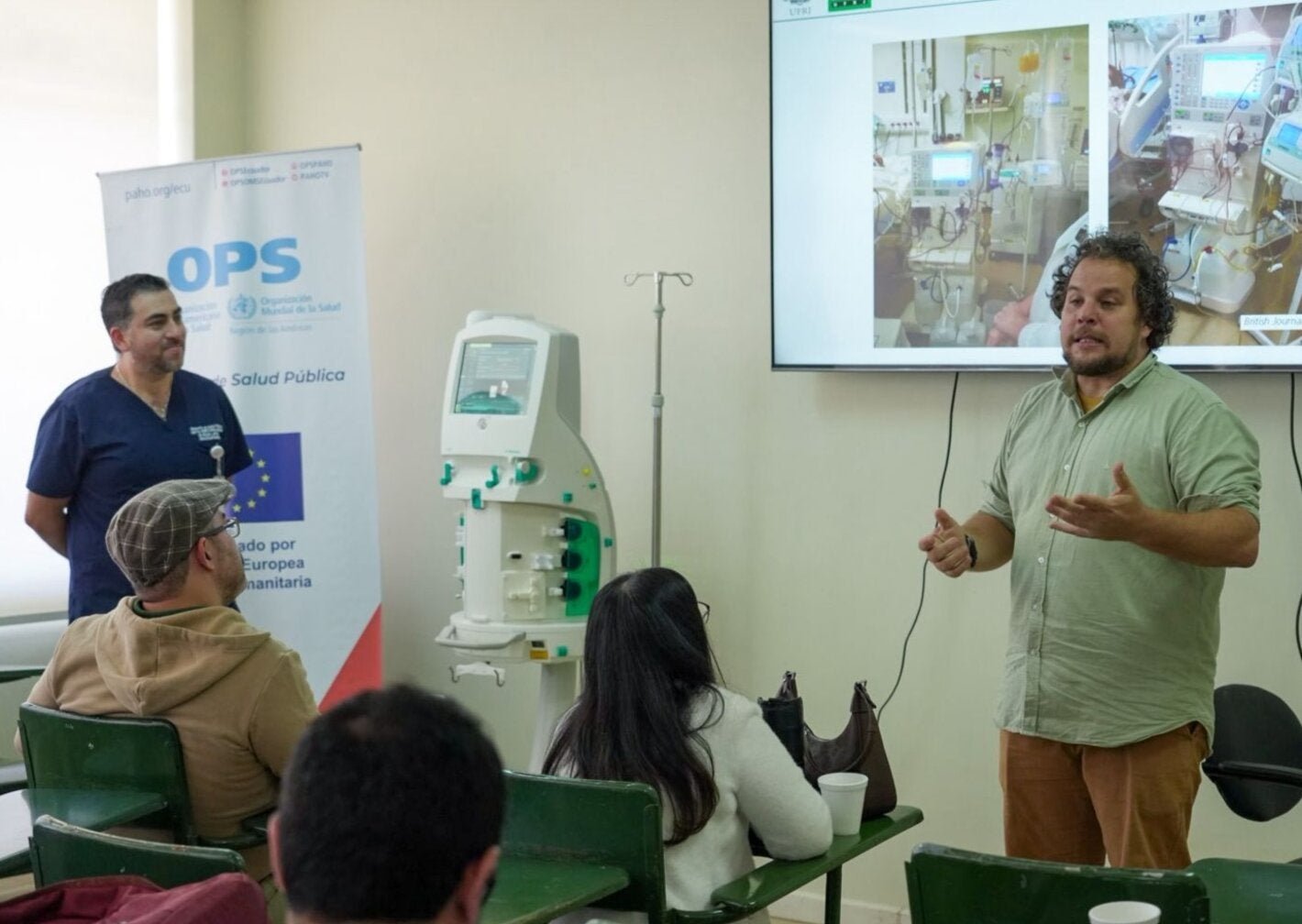 Especialista internacional comparte conocimientos con personal de salud de cuidados intensivos del Hospital Vicente Corral Moscoso (Cuenca)