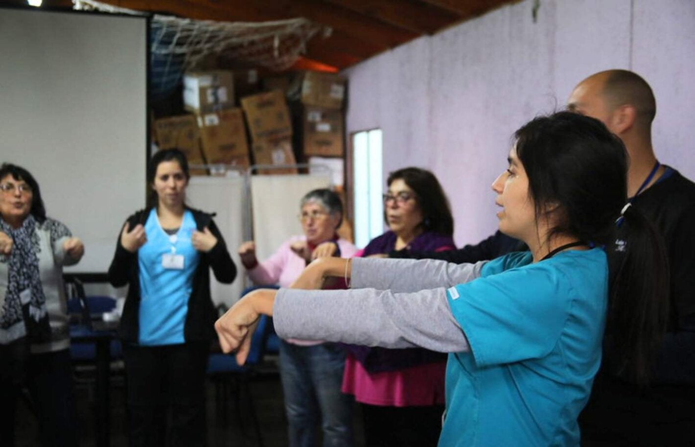 mujer haciendo ejercicios
