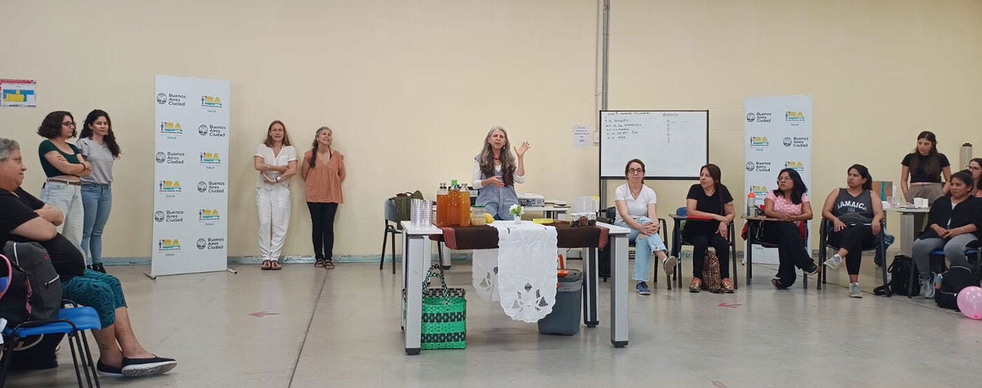 Promotoras de salud participan en un encuentro