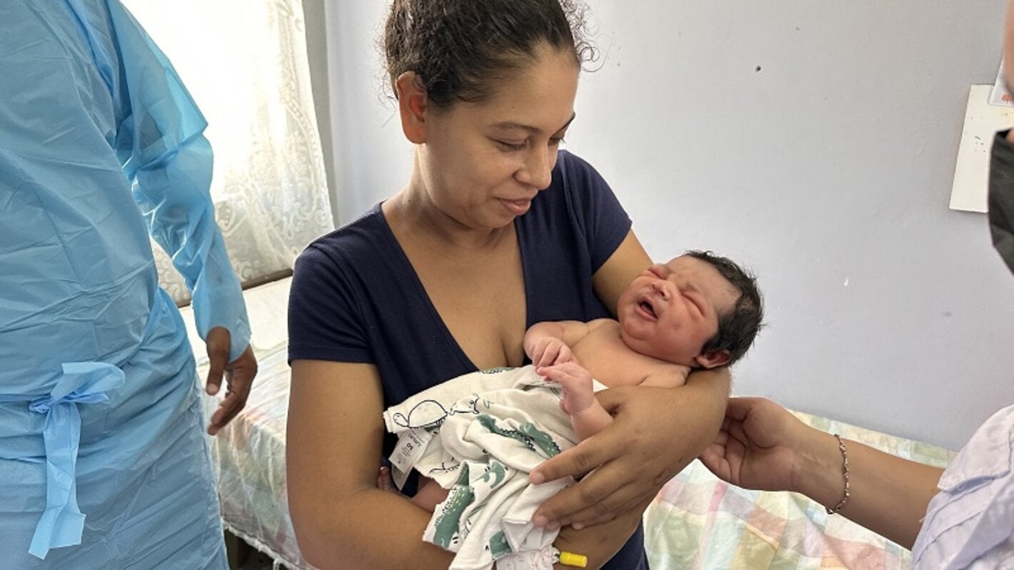 madre con su recién nacido