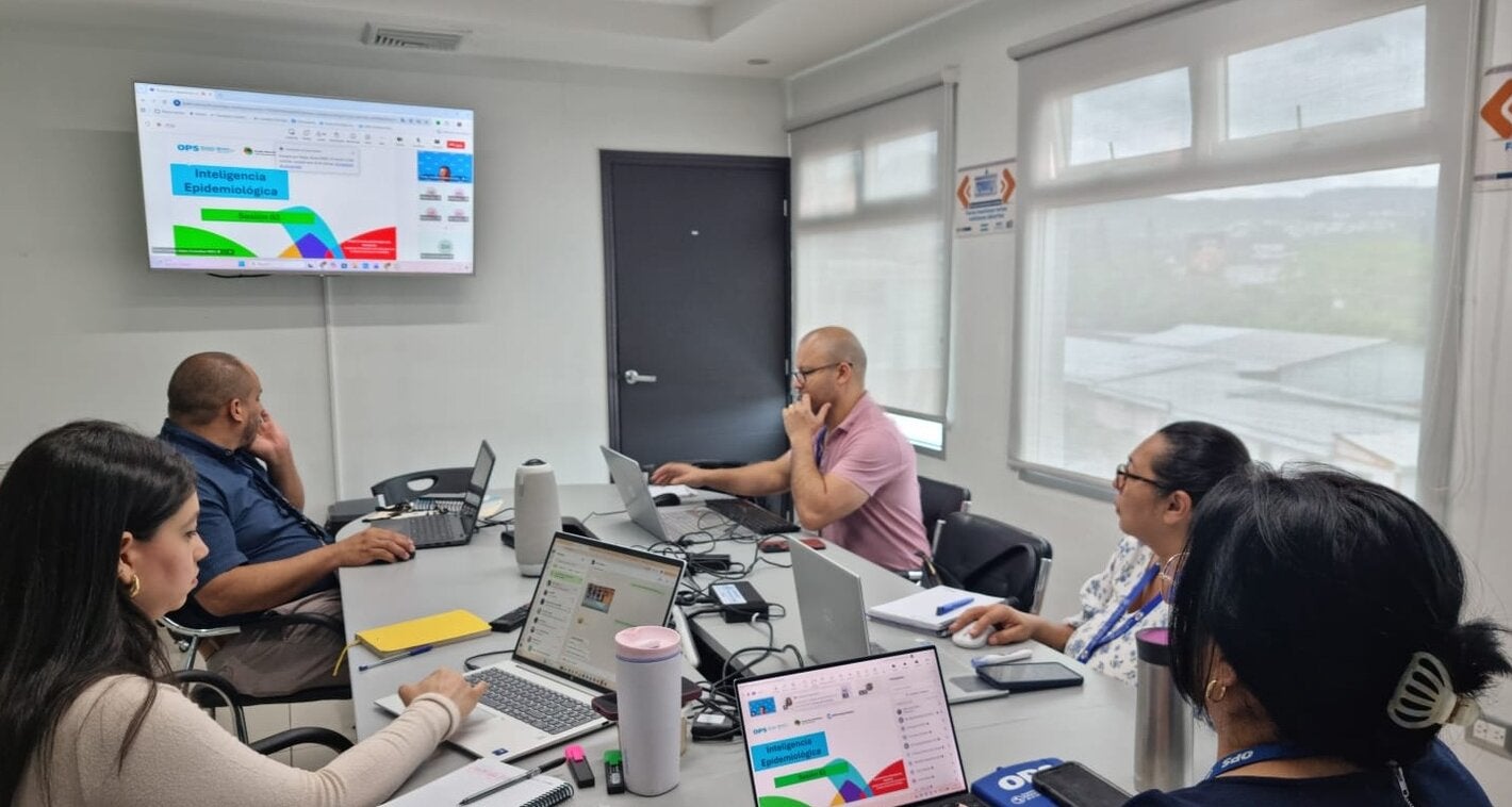 Equipo de vigilancia epidémica en Honduras