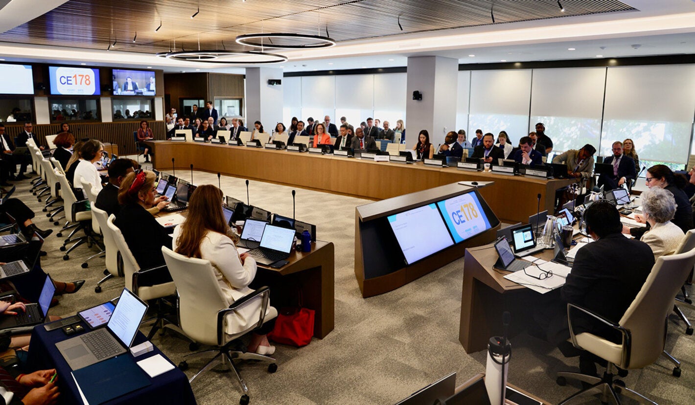 opening session room photograph