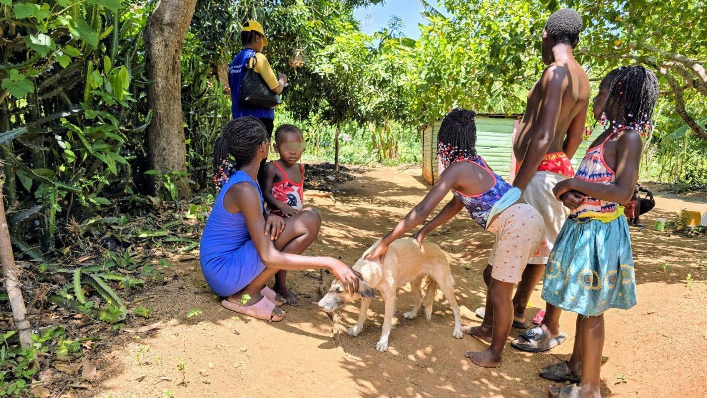 enfants avec un chien