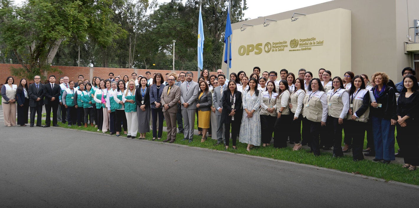 Fotografía protocolar del Proyecto "Mejorando la inclusión social y el acceso a la salud de migrantes y refugiados en el Perú”.