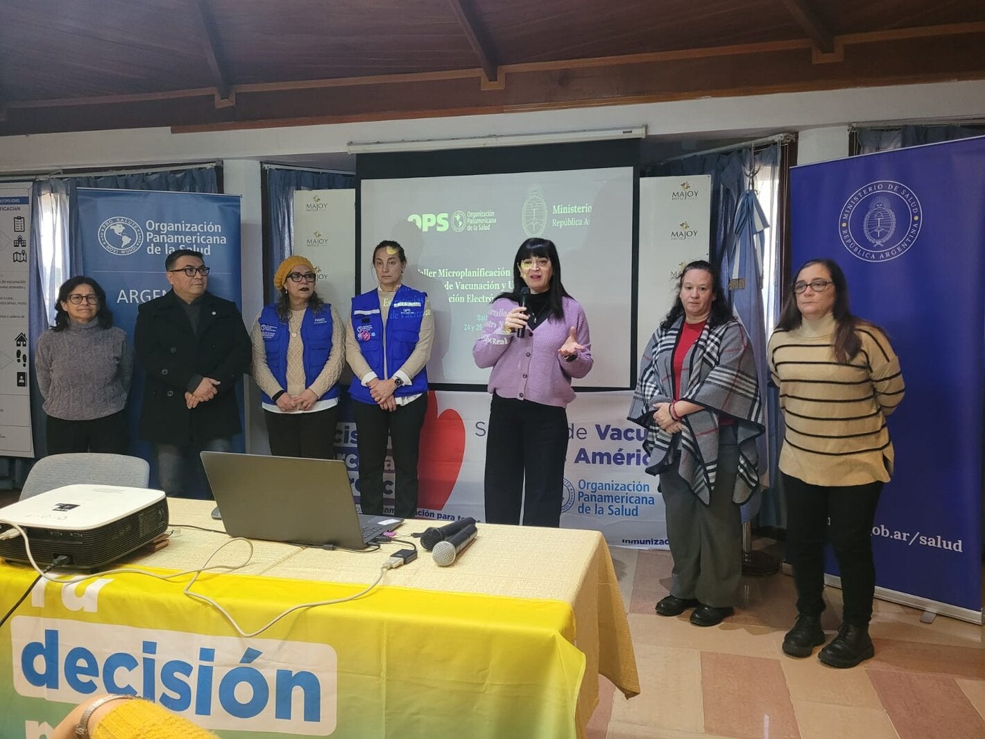 Foto de la apertura de la reunión