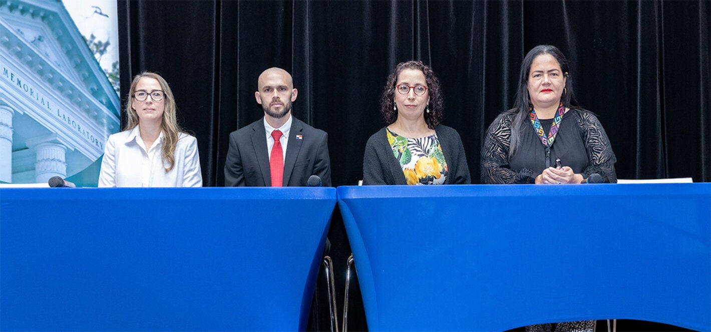 Fotografía de la mesa principal de las autoridades presentes en el el Taller de Validación de la Agenda Nacional de Prioridades de Investigación en Salud (ANPIS) 2026-2035.