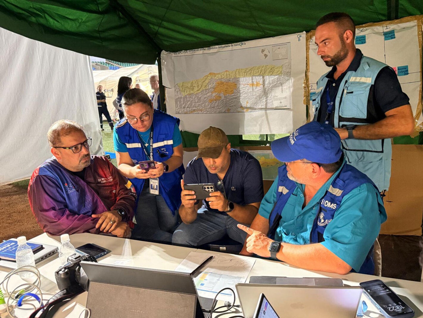 Response teams in Venezuela as a result of the earthquake