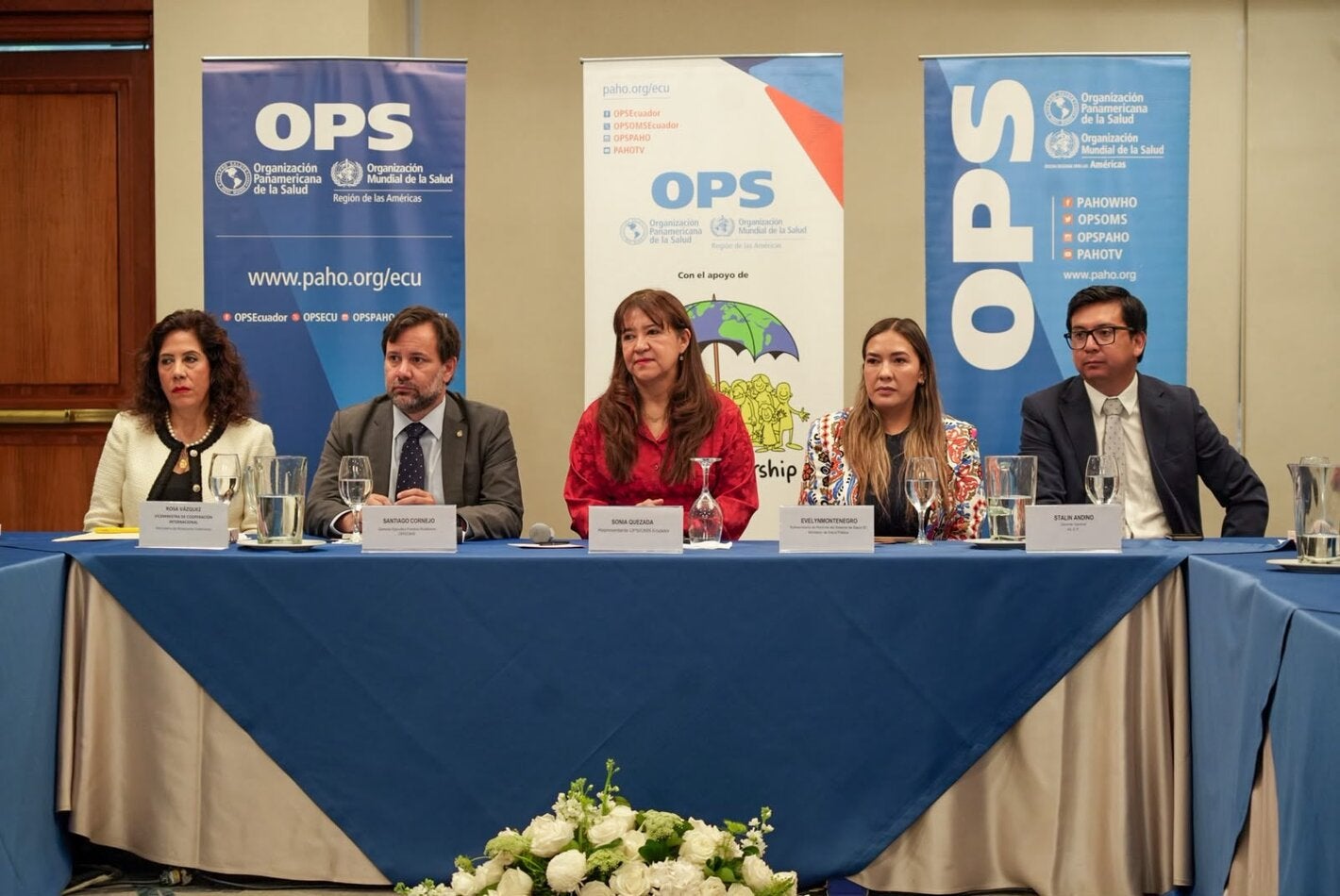 Autoridades del MSP, la Empresa Pública de Abastecimiento, Cancillería, la oficina país y la misión internacional de OPS/OMS participan en apertura de diálogo técnico