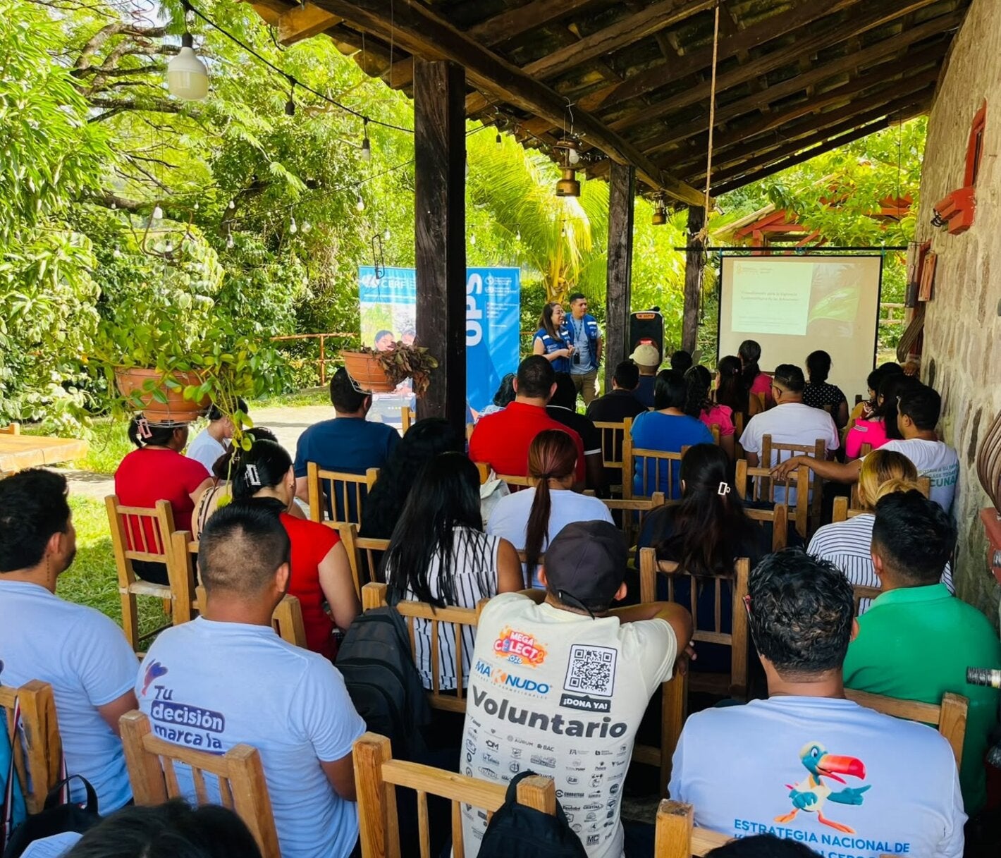 Personal de salud de comunidades del corredor seco reciben capacitación del SVS
