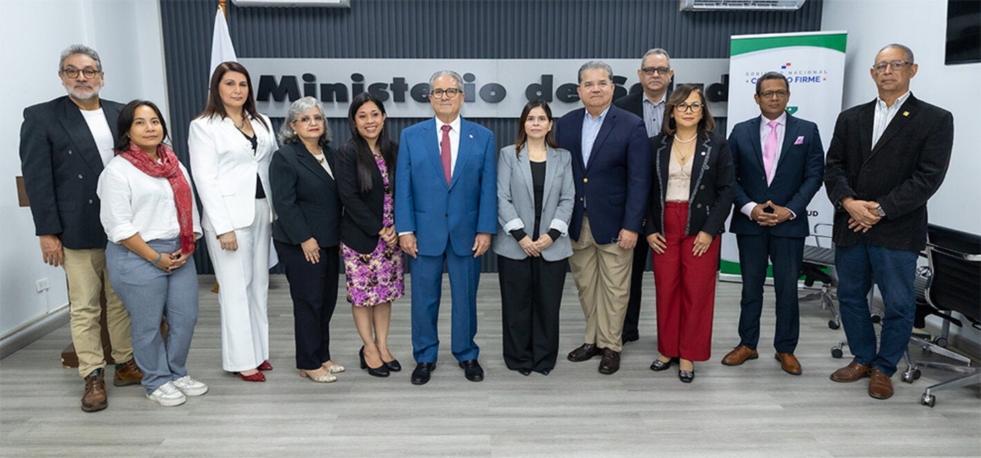 Fotografía protocolar de autoridades y miembros del equipo técnica interinstitucional participantes en los Exámenes Tempranos de la Acción (ETA).