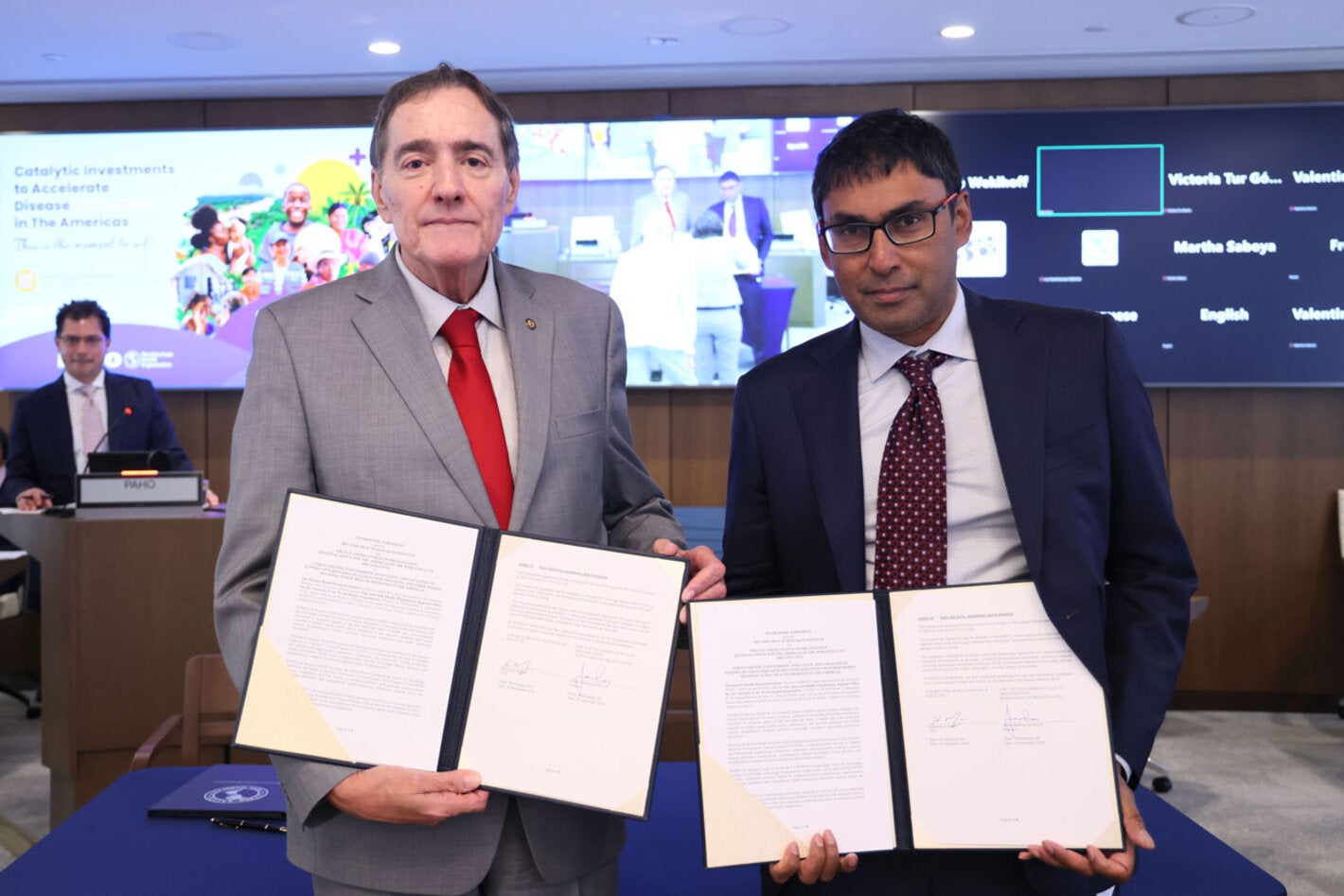 Dr. Jarbas Barbosa y Dr. Kumanan Wilson, director ejecutivo y director científico del Instituto de Investigación en Salud Bruyère