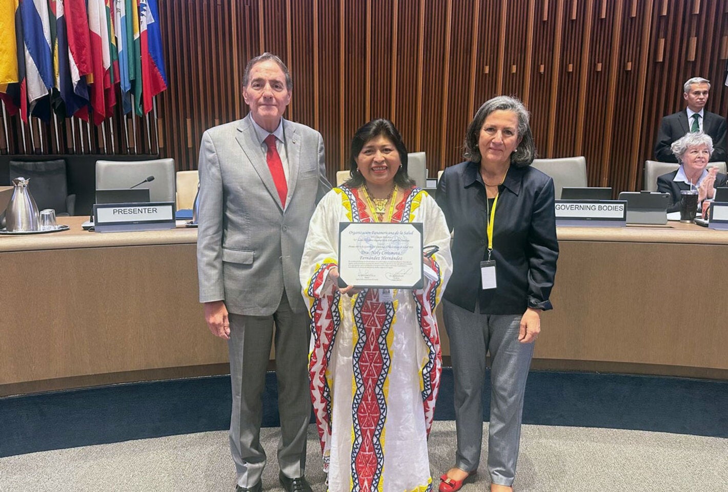 PAHO today presented the 2026 PAHO Award for Health Services Management and Leadership to Dr. Noly Fernández