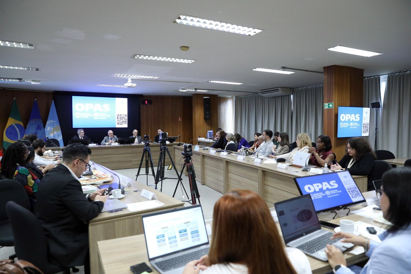Mesa de abertura do encontro regional de prevenção ao suicídio