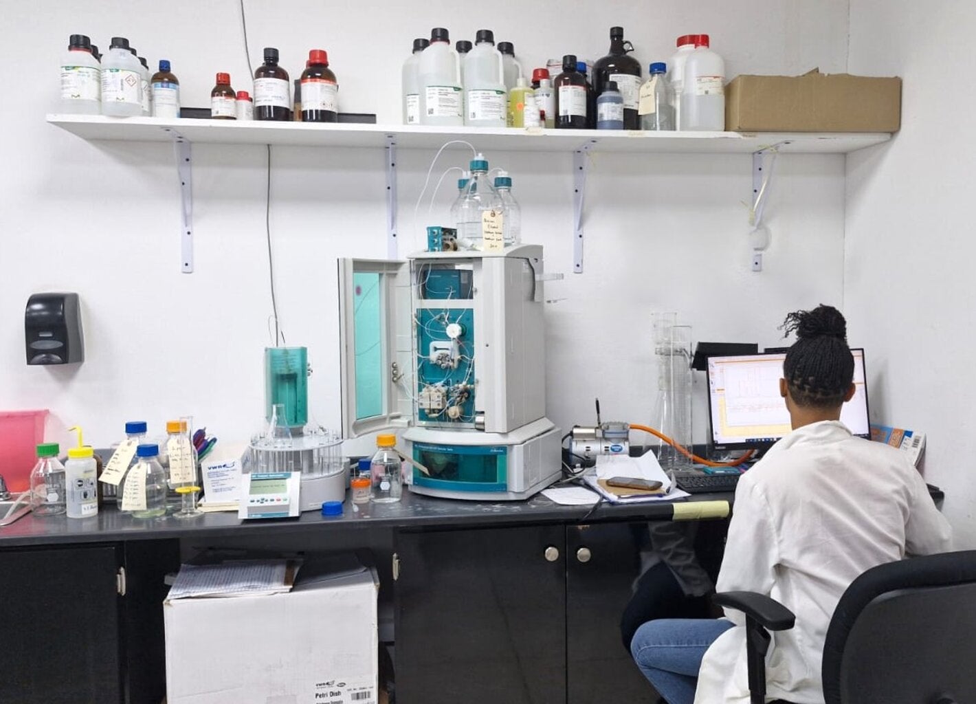 Technician at the Environmental lab, SLS in SXM
