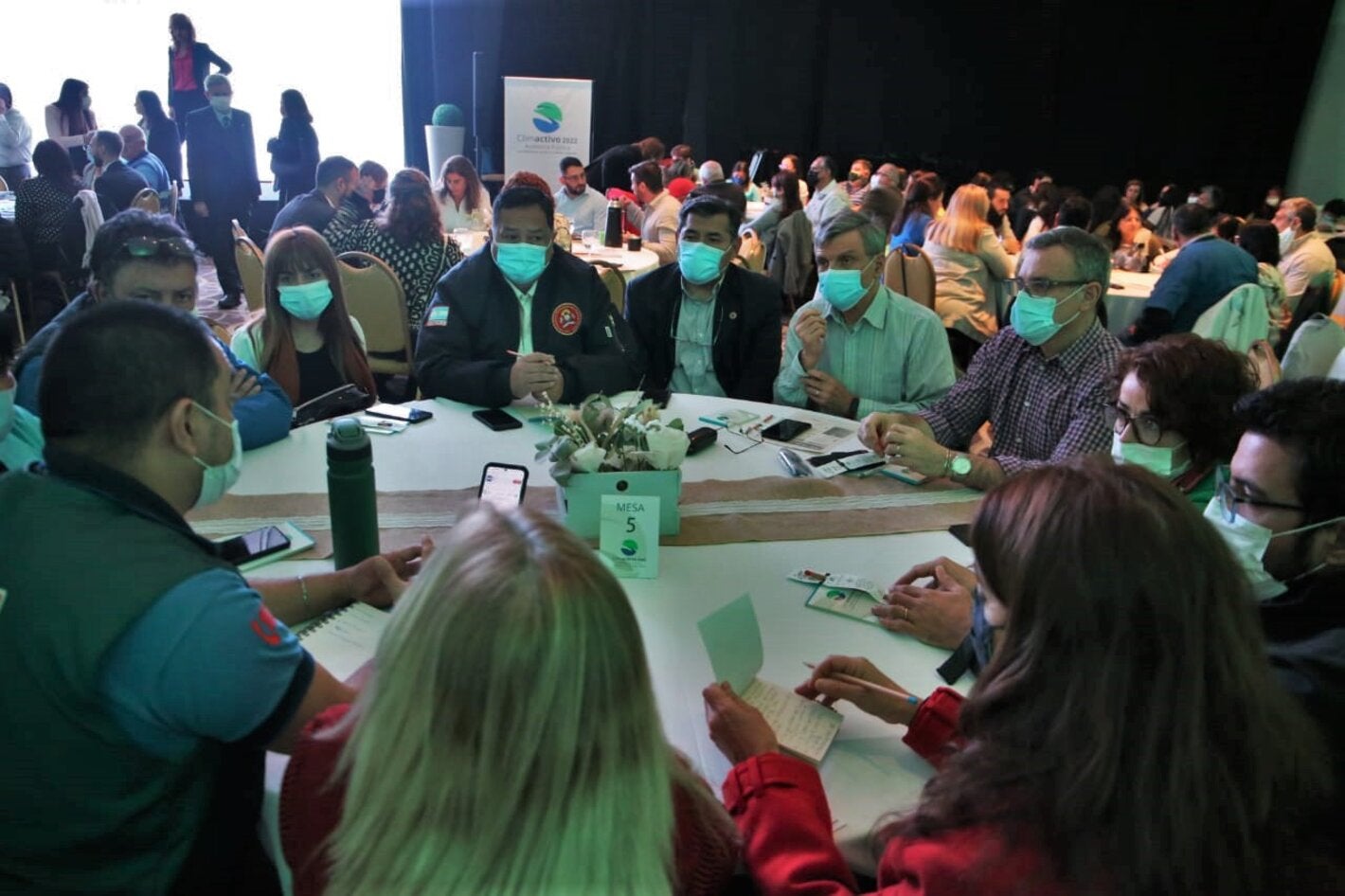 Participantes del foro en una de las mesas. Foto: Gentileza prensa Ministerio de Salud Pública de Tucumán.