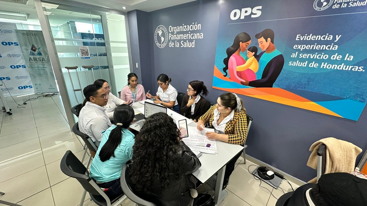 ""personal de ARSA participando en el taller de Inocuidad de los Alimentos impartido por PANAFTOSA