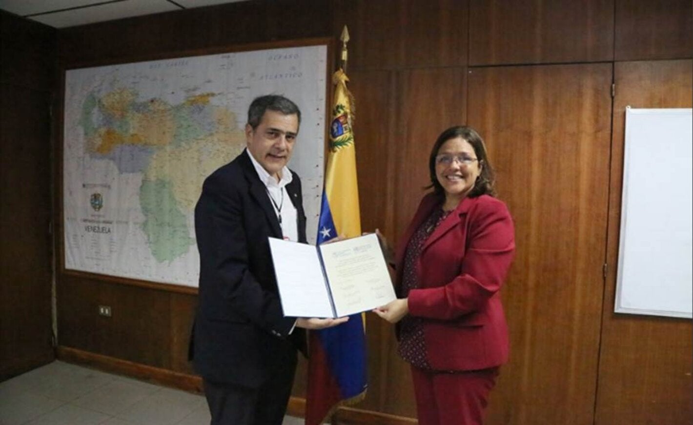 Venezuela recibe certificado