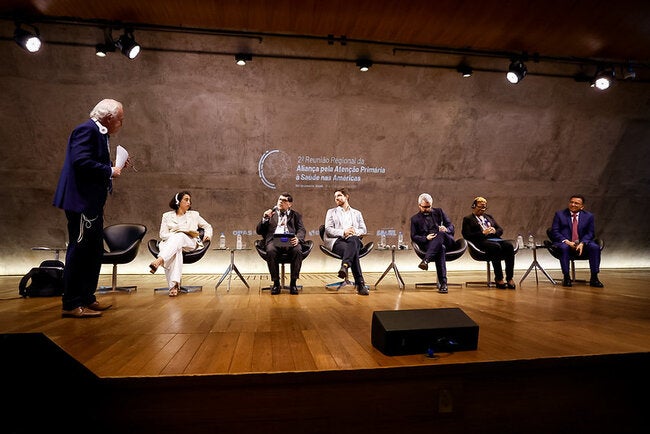 Health workforce retention and working conditions in primary health care: a central challenge for health system transformation in the Americas