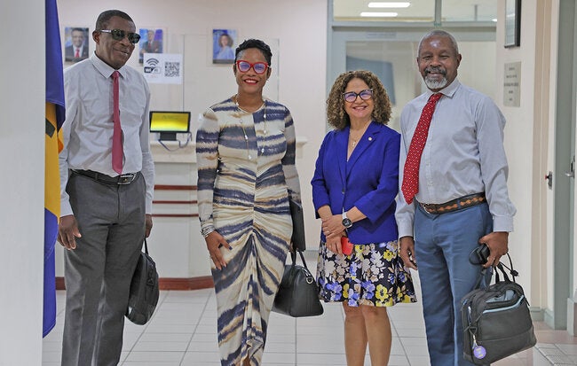 PAHO supports planning and orientation meeting with Barbados’ new Minister of Health and Wellness
