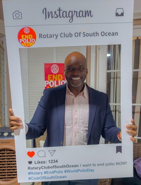 Dr. Best shows his support for the End Polio campaign. 