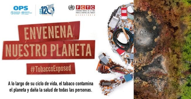 Banner del Día Mundial Sin Tabaco, que muestra el lema "Envenenando nuestro planeta" y la ilustración de dos tibias y una calavera compuesta por imágenes de desechos de productos de tabaco a la izquierda y un bosque quemado a la derecha. 