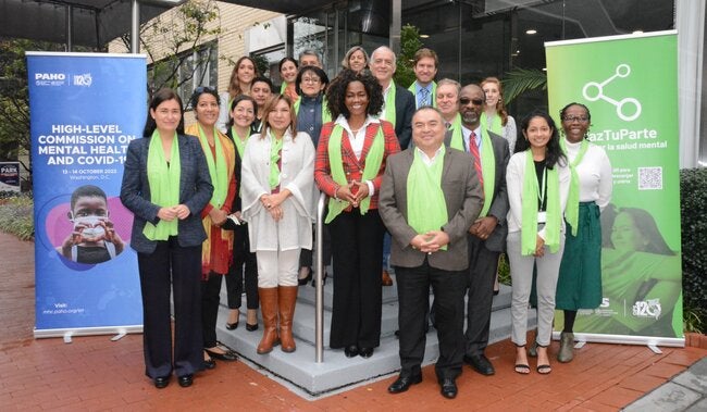 Fotografía de grupo de los asistentes a la Segunda Reunión de la Comisión de Alto Nivel de Salud Mental y COVID-19 de la OPS