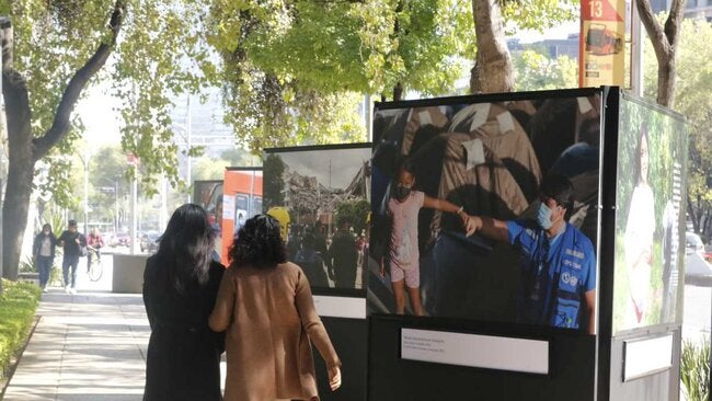 Galería Abierta: Celebrando 120 Años de Solidaridad por la Salud y el Bienestar de Todos