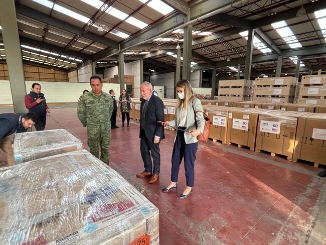 OPS entrega en donación equipos e instrumentos para fortalecer la red de frío del plan nacional de vacunación, beneficiando a comunidades en zonas de difícil acceso