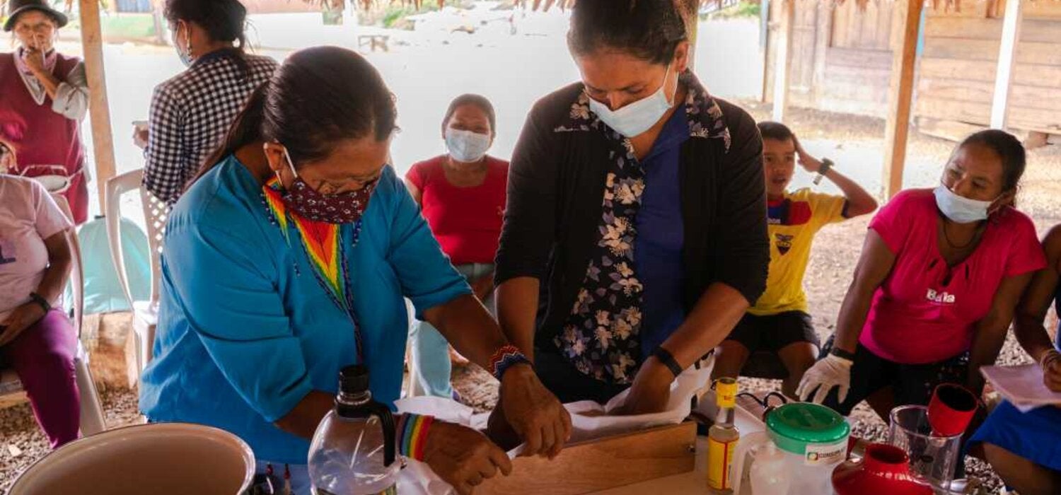 Jabones naturales, esperanza para enfrentar la COVID-19 y generar ingresos para mujeres amazónicas