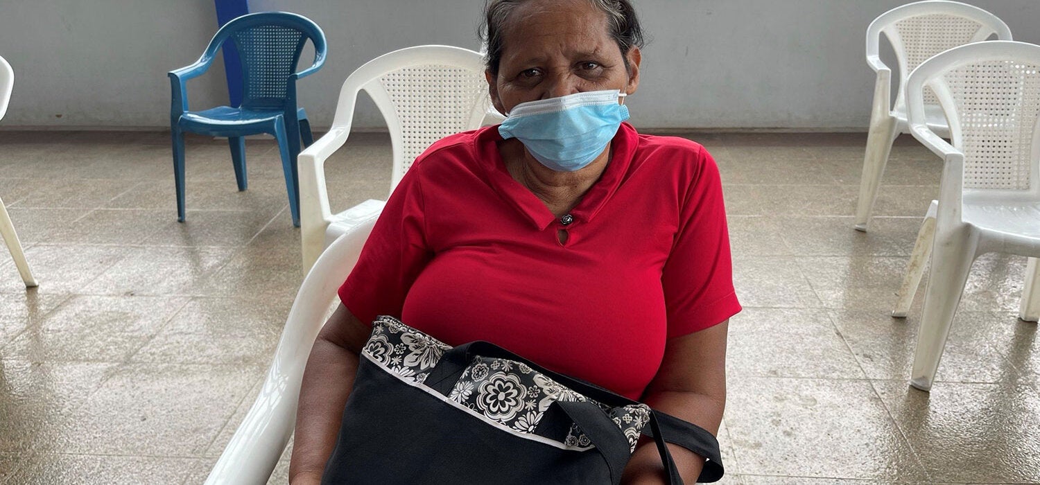 Dona Alicia, beneficiaría de la vacuna recibida por medio de COVAX