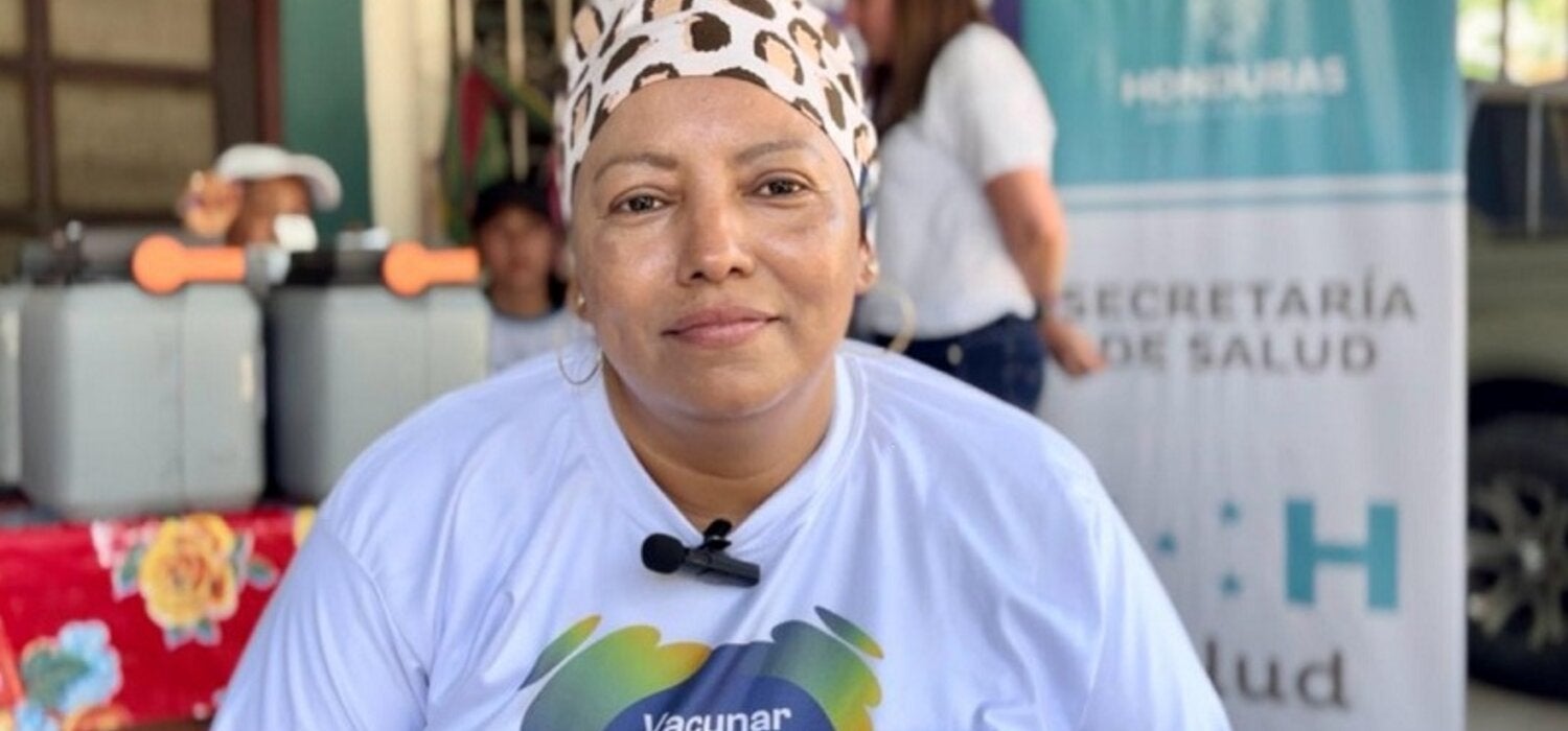 Vacunadora hondureña sobreviviente de cáncer