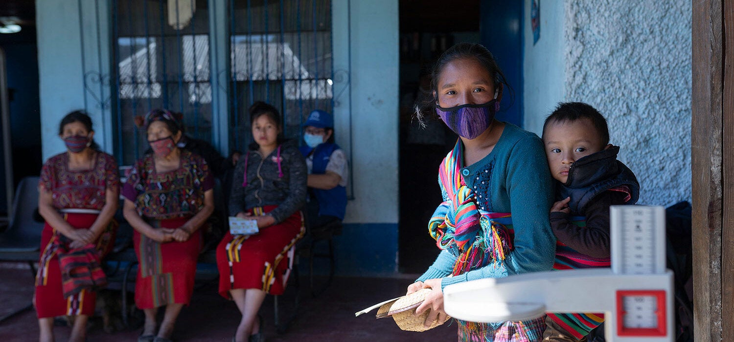 Ingrid Lopez y su hijo Juan Noé Pérez