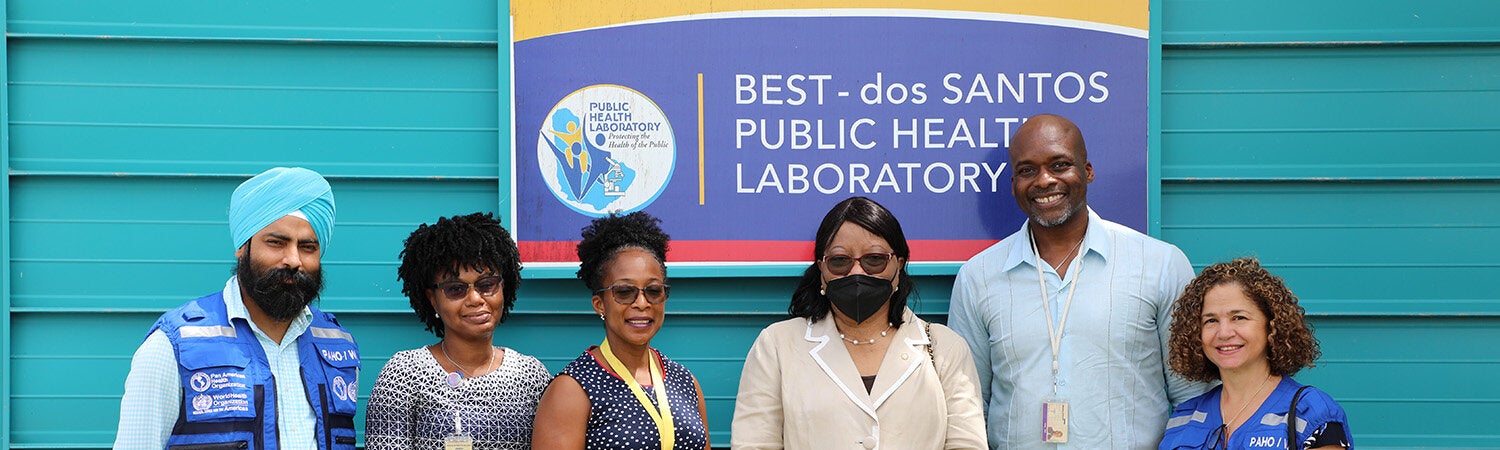 PAHO Director tours Best dos Santos Laboratory in Barbados