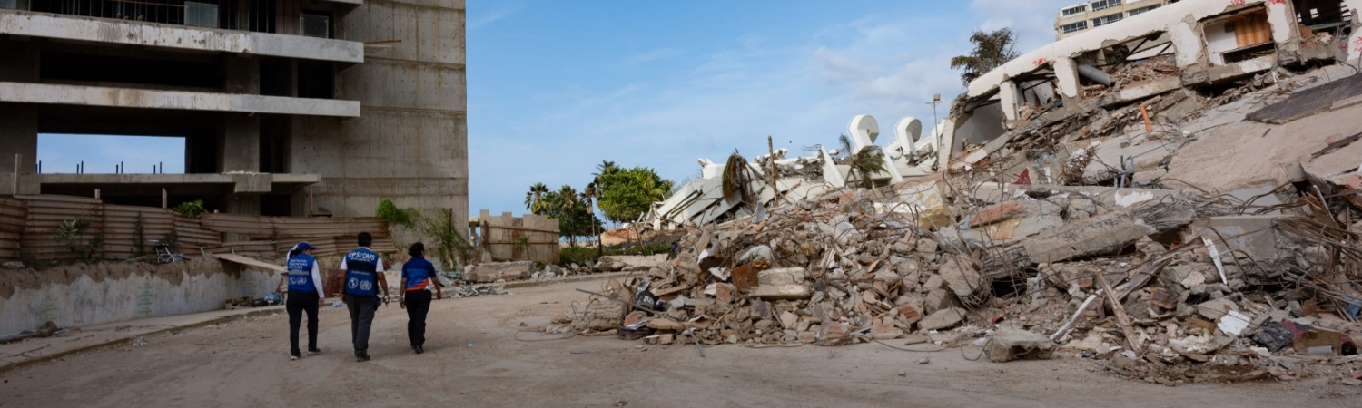 Terremoto en Venezuela 2026: Personal de OPS caminando en zona afectada